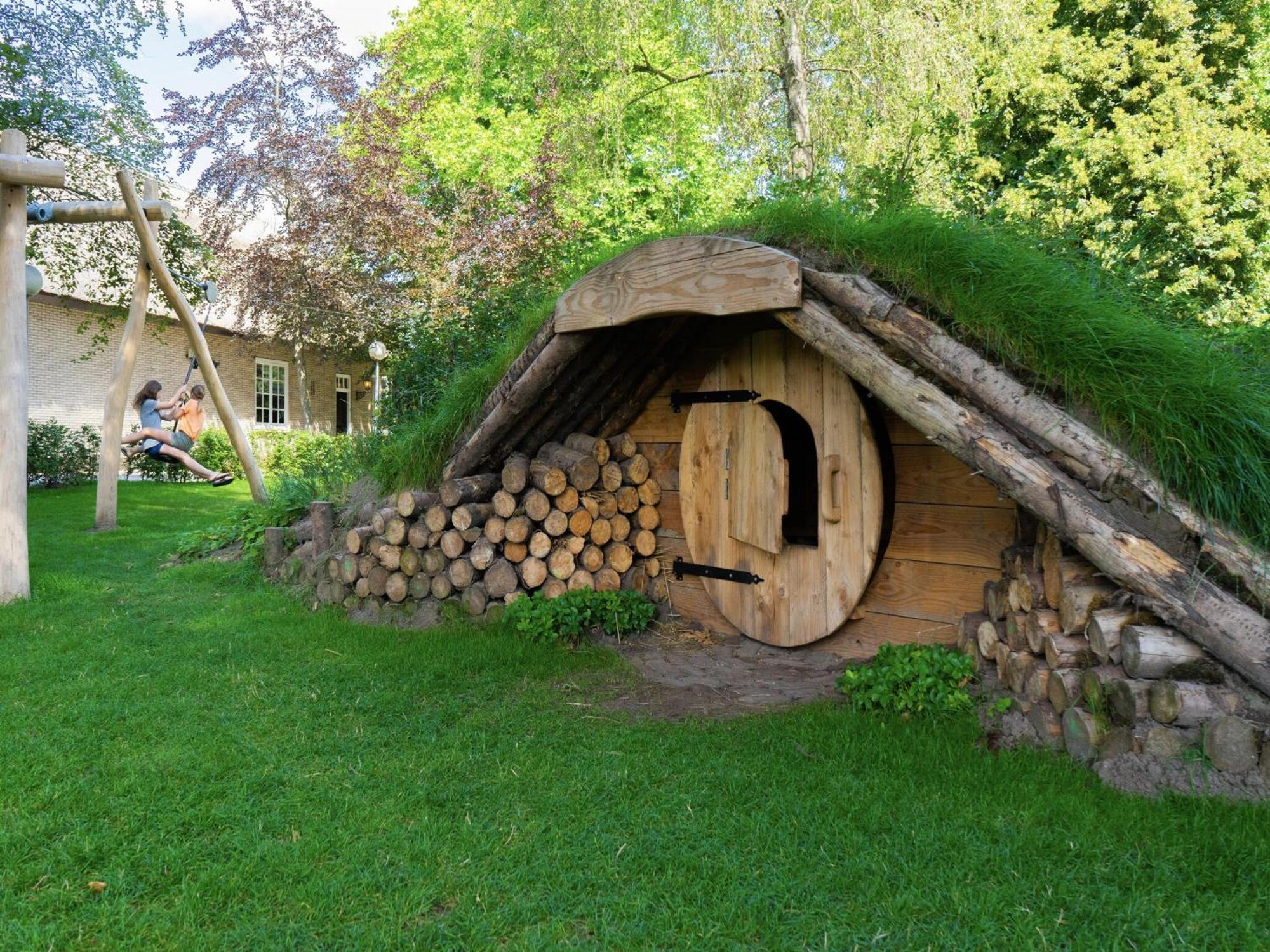 Chalet With Airco Near Efteling