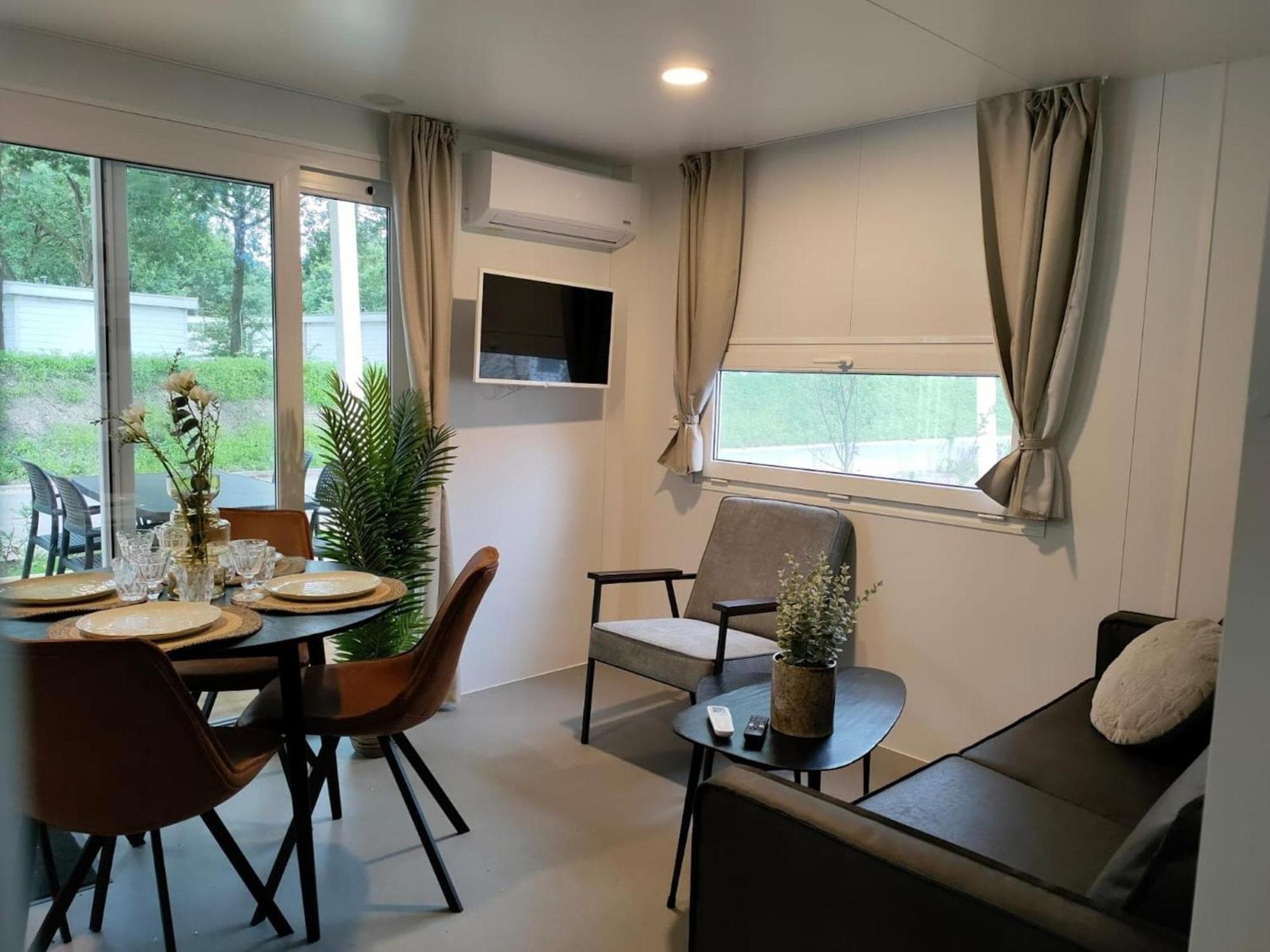 Chalet With Airco Near Efteling Kaatsheuvel