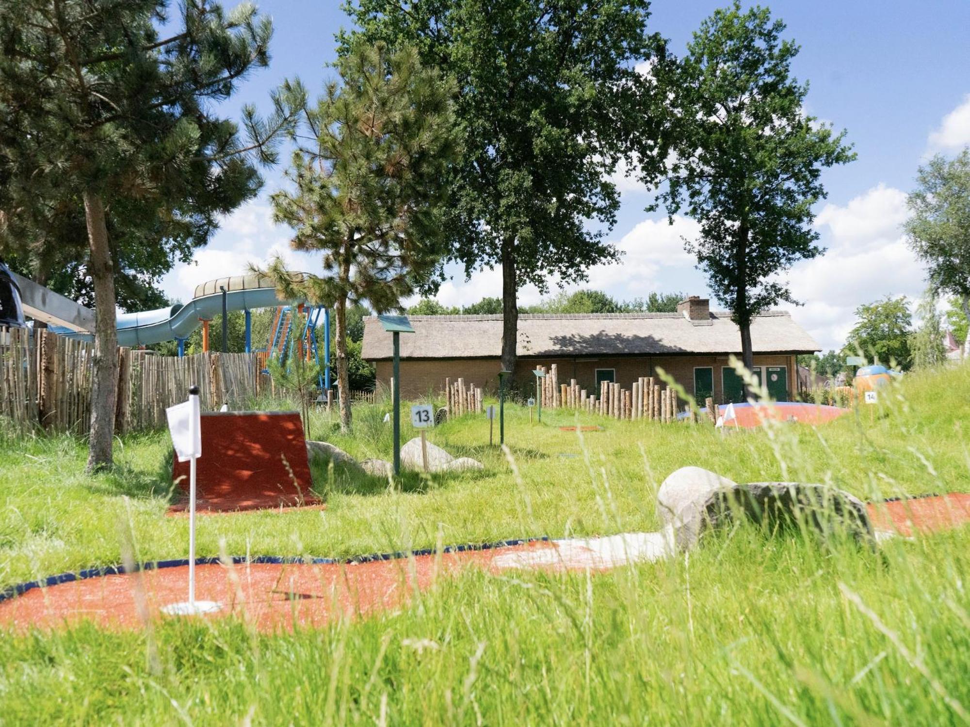 Chalet With Airco Near Efteling